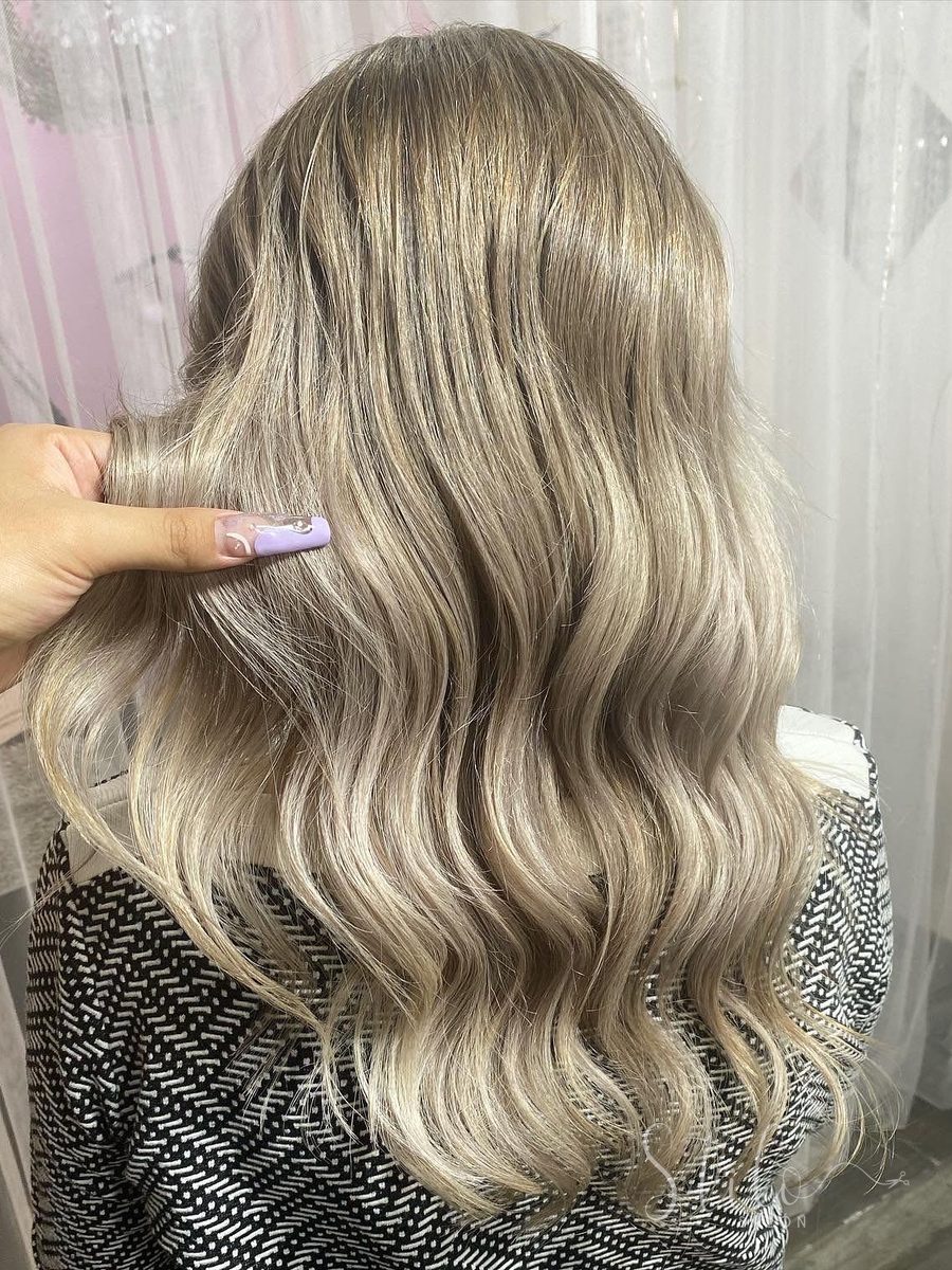 Ash blonde balayage done at Stilo Salón, Roma Norte, Mexico City