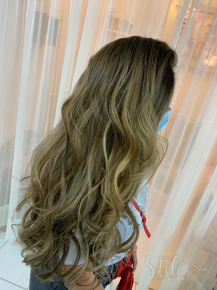Balayage done at Stilo Salón, Roma Norte, Mexico City