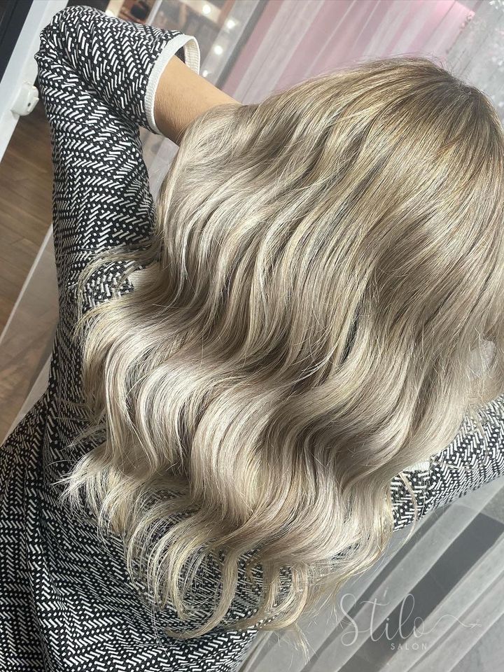 Blondes & babylights done at Stilo Salón, Roma Norte, Mexico City