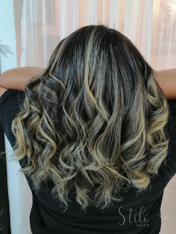 Balayage done at Stilo Salón, Roma Norte, Mexico City
