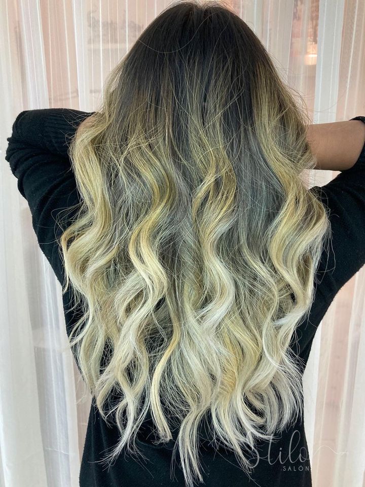 Blondes & babylights done at Stilo Salón, Roma Norte, Mexico City