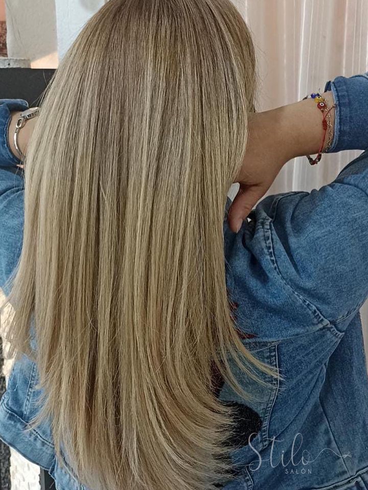 Blondes & babylights done at Stilo Salón, Roma Norte, Mexico City
