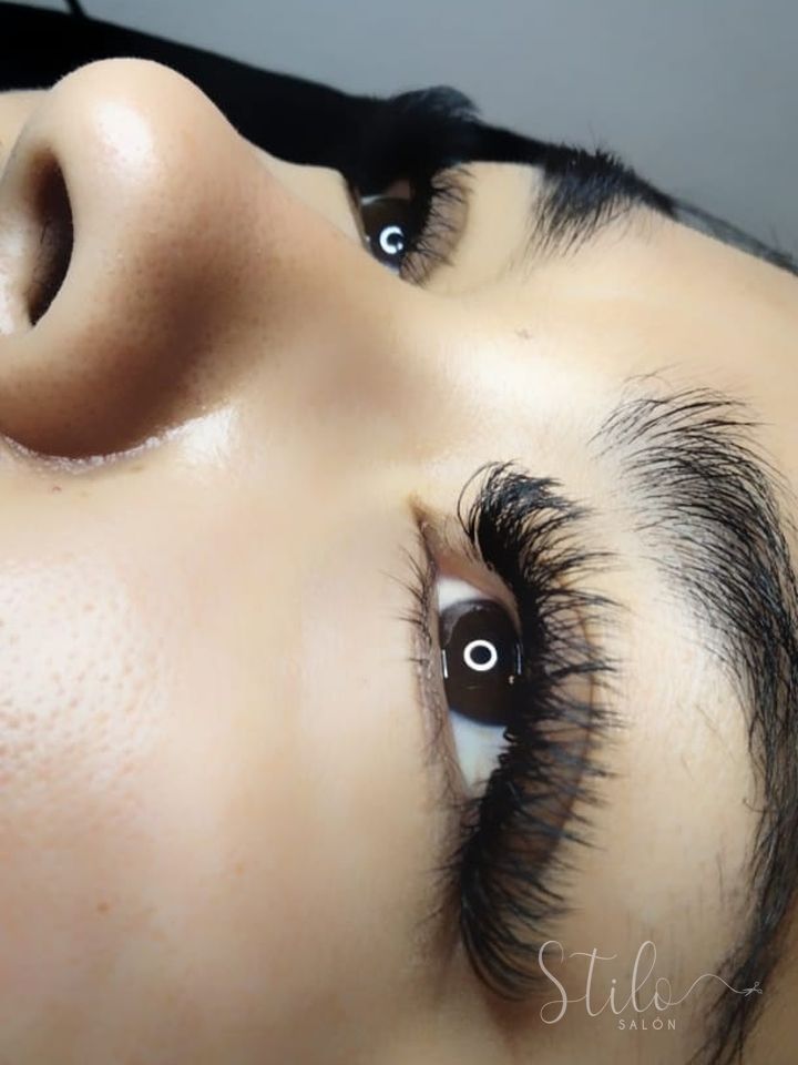 Lash extensions done at Stilo Salón, Roma Norte, Mexico City