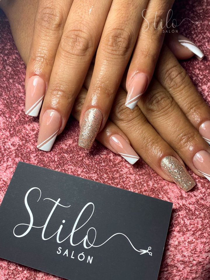 Nail art done at Stilo Salón, Roma Norte, Mexico City