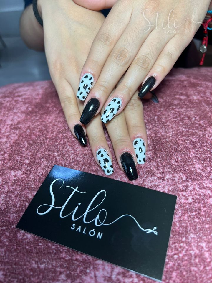 Nail art done at Stilo Salón, Roma Norte, Mexico City