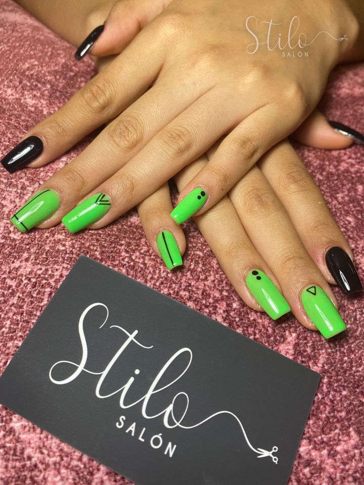 Nail art done at Stilo Salón, Roma Norte, Mexico City