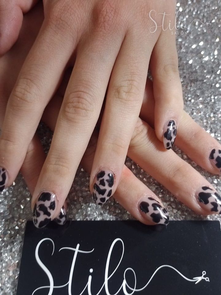 Nail art done at Stilo Salón, Roma Norte, Mexico City