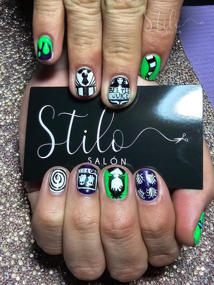 Nail art done at Stilo Salón, Roma Norte, Mexico City