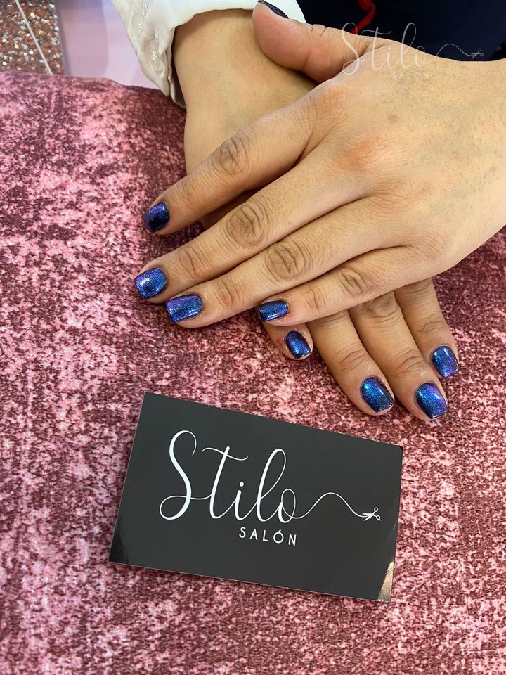 Single-shade nails done at Stilo Salón, Roma Norte, Mexico City