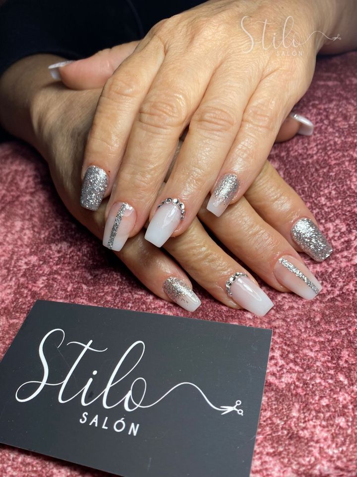 Nail art done at Stilo Salón, Roma Norte, Mexico City