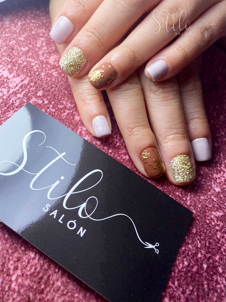 Nail art done at Stilo Salón, Roma Norte, Mexico City