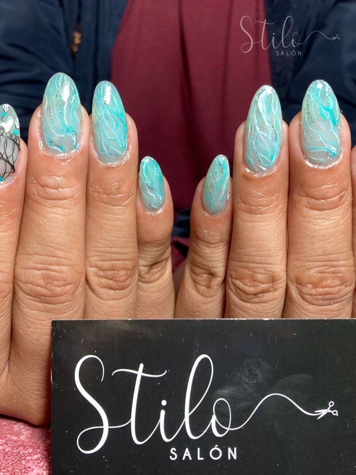 Nail art done at Stilo Salón, Roma Norte, Mexico City