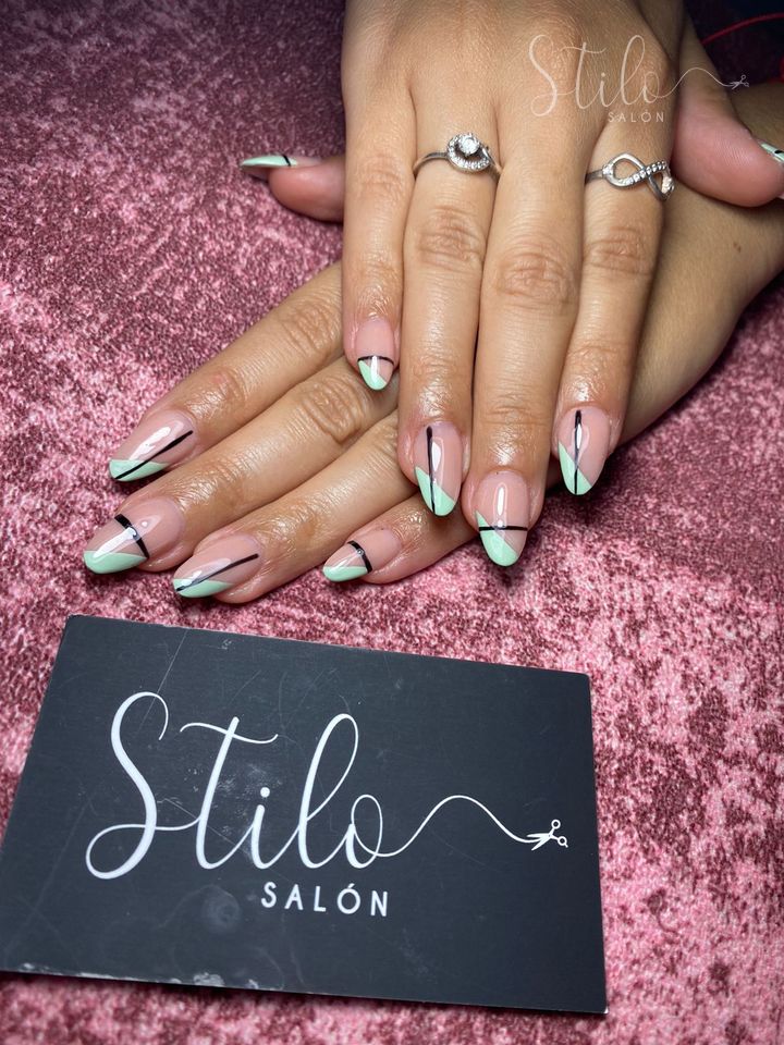 Nail art done at Stilo Salón, Roma Norte, Mexico City