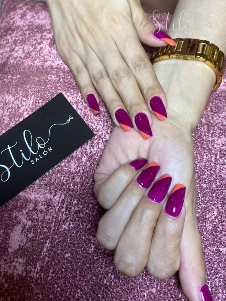 Single-shade nails done at Stilo Salón, Roma Norte, Mexico City