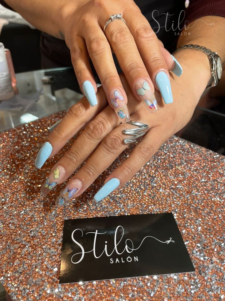 Nail art done at Stilo Salón, Roma Norte, Mexico City